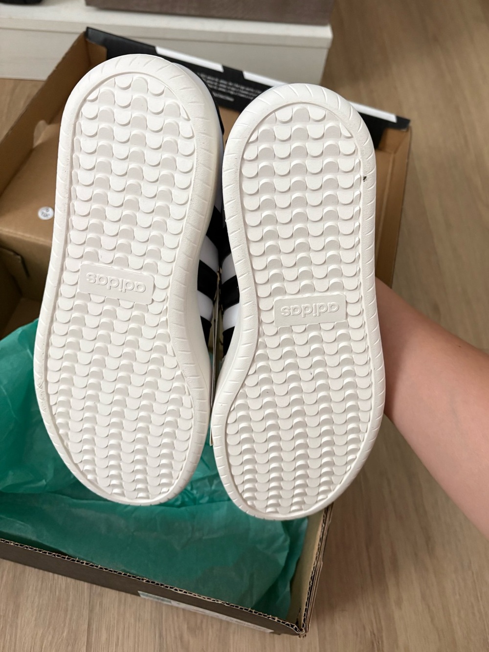 NEW Adidas Barreda lifestyle Court Shoes Women’s Size 10 - Picture 4 of 6